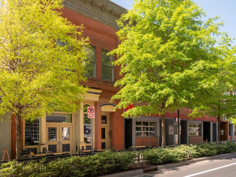 13 W Washington St, Greenville, SC à louer - Photo de l’immeuble – Image 3 sur 14