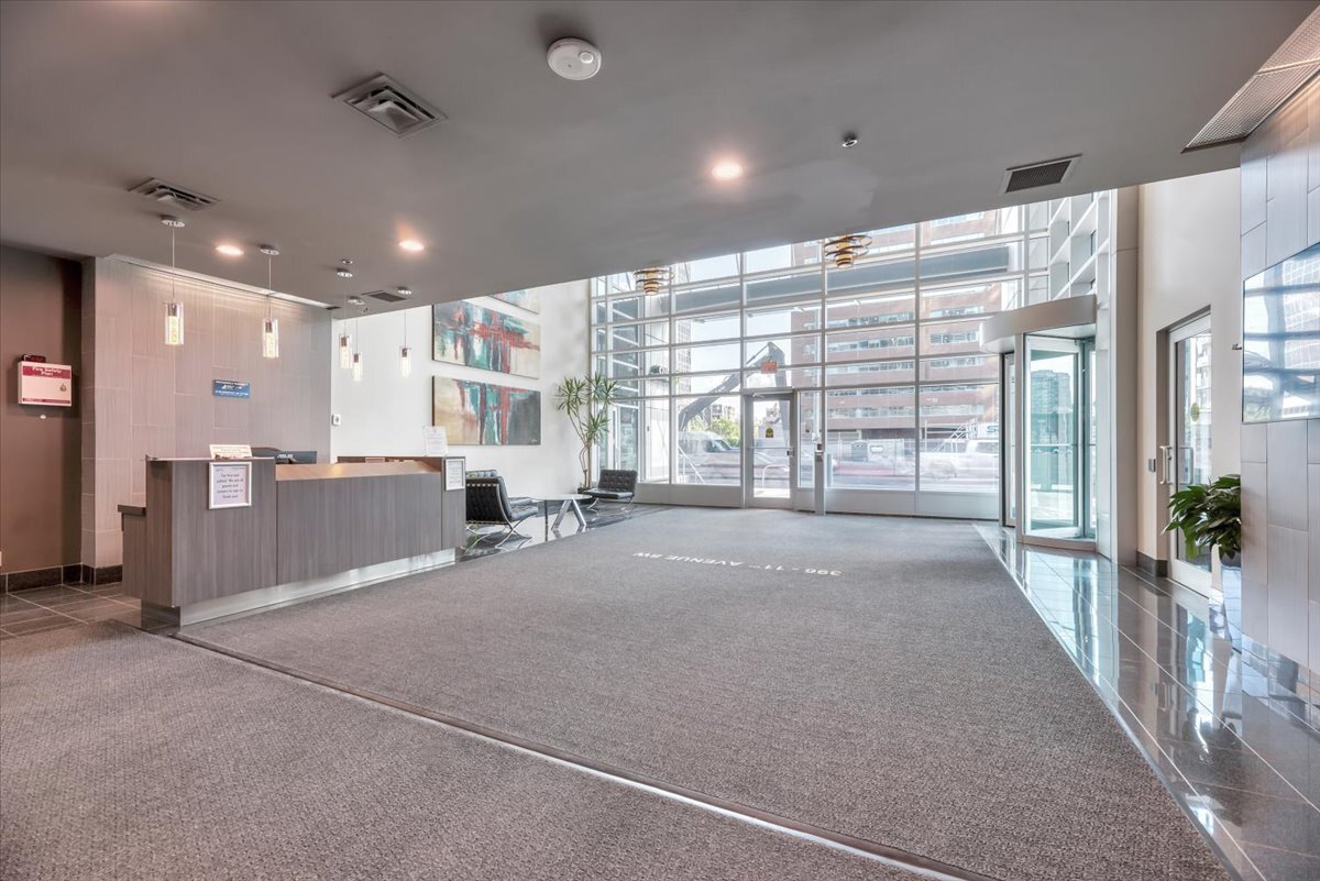 396 11th Ave SW, Calgary, AB T2R 0C5 - Lot 810 -  - Hall d’entrée - Image 1 of 17