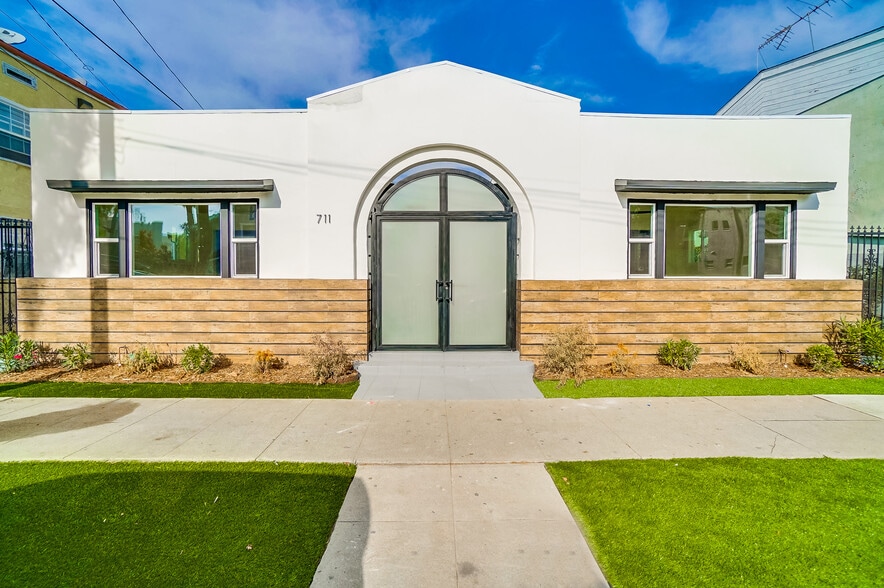 711 E 6th St, Long Beach, CA à vendre - Photo principale – Image 1 sur 12