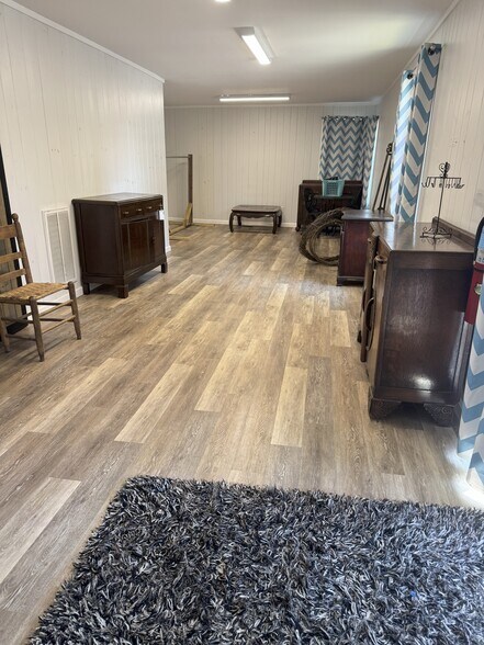 203 S C St, Easley, SC à louer - Photo de l’immeuble – Image 3 sur 8
