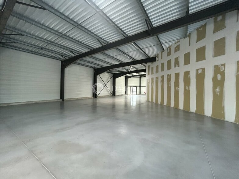 Local commercial dans Lézignan-Corbières à louer - Photo intérieure – Image 1 sur 12