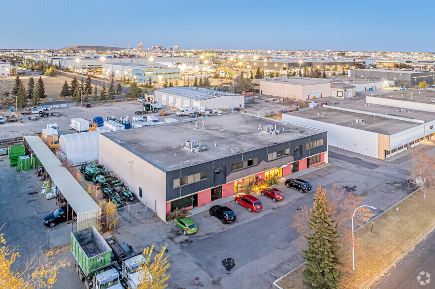 17404 108 Ave NW, Edmonton, AB à louer - Photo de l’immeuble – Image 3 sur 6