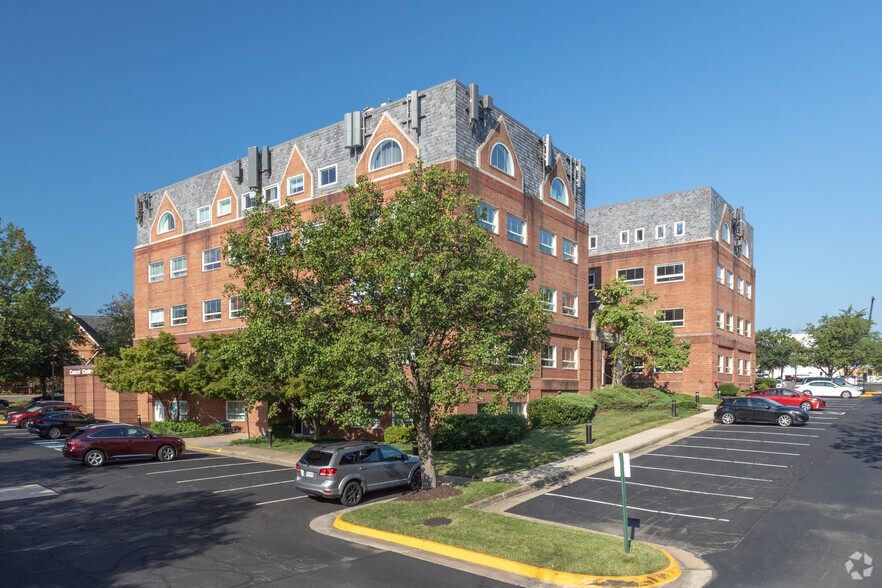 10301 Democracy Ln, Fairfax, VA à louer - Photo de l’immeuble – Image 3 sur 8