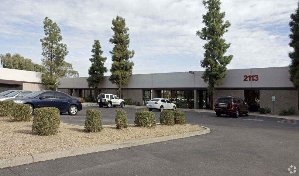 2113 S 48th St, Tempe, AZ à louer - Photo de l’immeuble – Image 2 sur 6