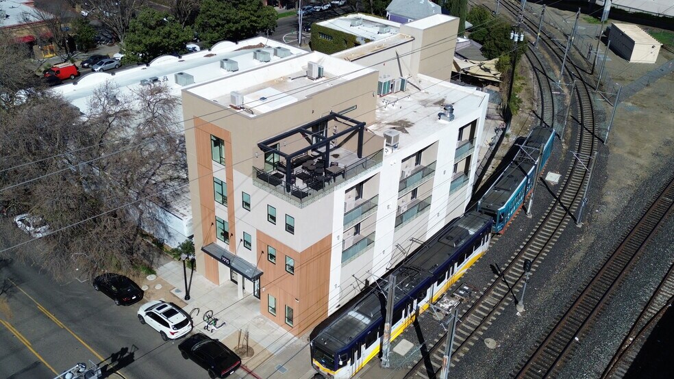 1915 S St, Sacramento, CA à vendre - Photo de l’immeuble – Image 2 sur 23