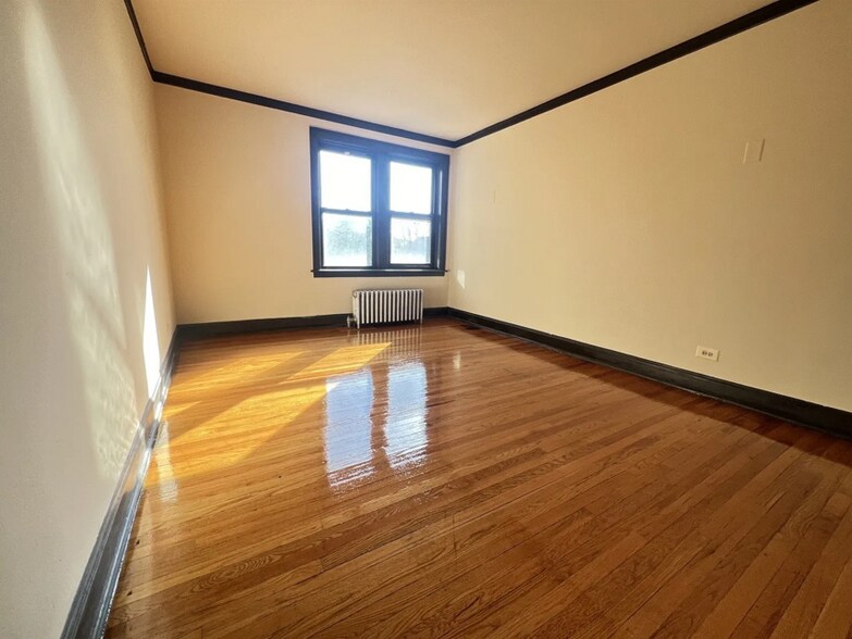 7704 S Emerald Ave, Chicago, IL à vendre - Photo de l’immeuble – Image 2 sur 4