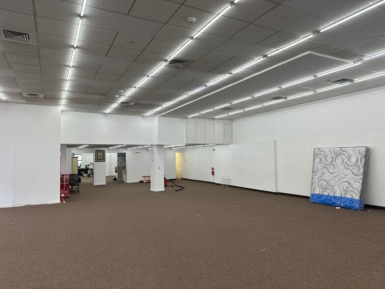201 N Wood Ave, Linden, NJ à louer - Photo de l’immeuble – Image 3 sur 9