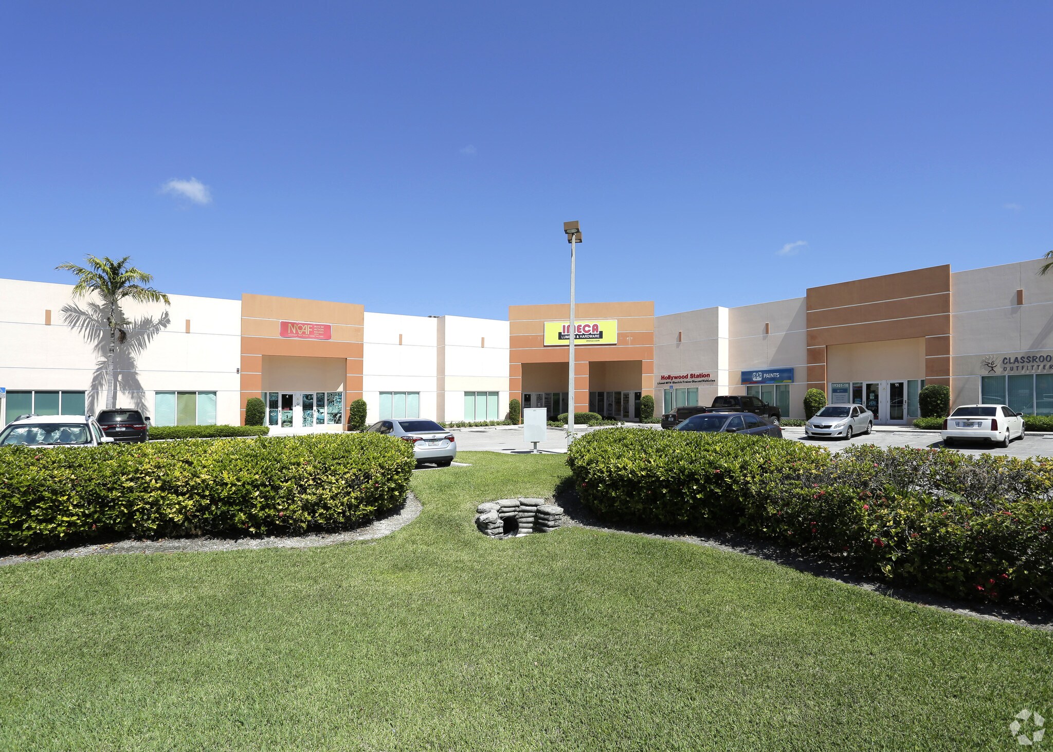 19301 SW 106th Ave, Miami, FL à louer Photo principale– Image 1 sur 9