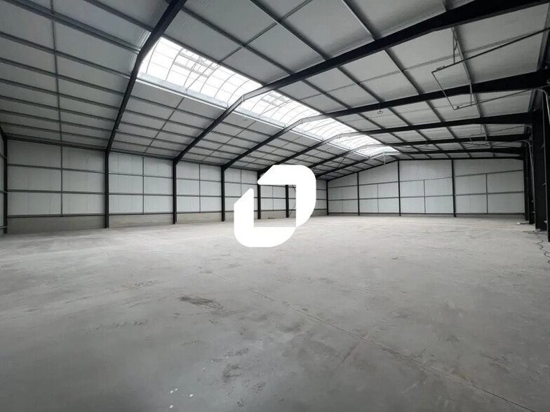 Bureau dans Gondecourt à louer - Photo de l’immeuble – Image 1 sur 3