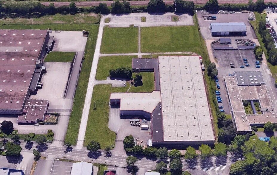 Local d'activités dans Besançon à vendre - Photo de l’immeuble – Image 2 sur 7