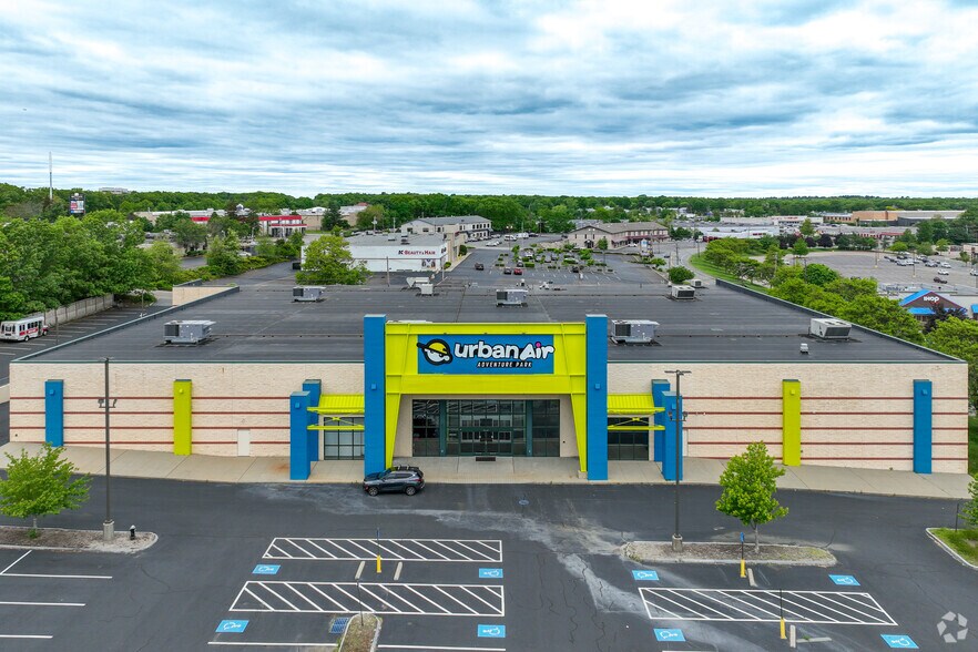 435 Westgate Dr, Brockton, MA à vendre - Photo de l’immeuble – Image 2 sur 5