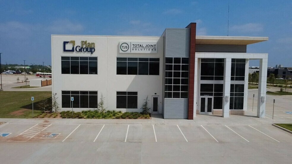 101 NE 82nd St, Oklahoma City, OK à louer - Photo de l’immeuble – Image 3 sur 6