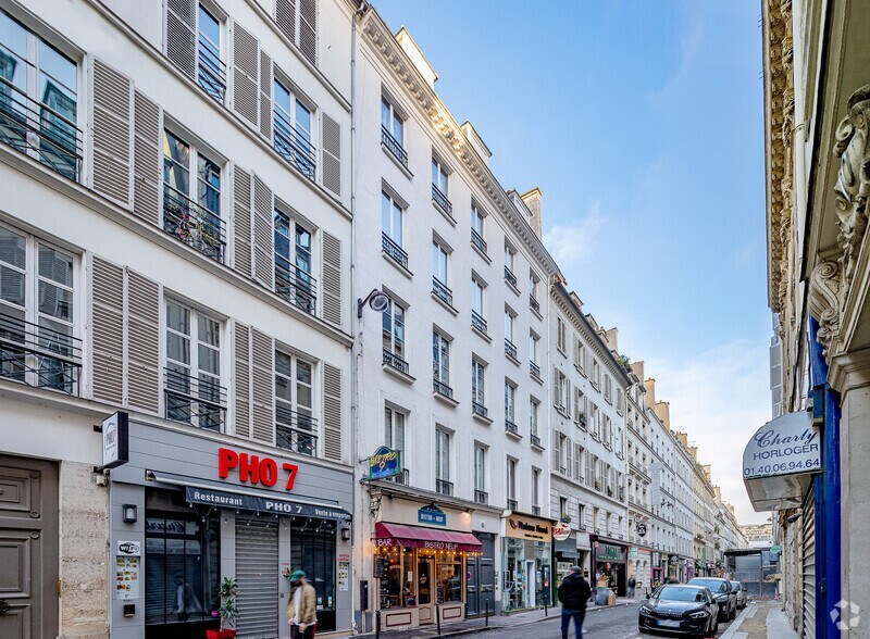 9 Rue Godot De Mauroy, Paris à louer - Photo de l’immeuble – Image 2 sur 3