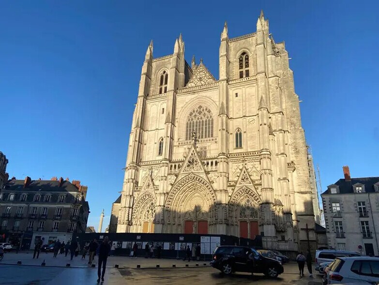 Local commercial dans Nantes à louer - Photo de l’immeuble – Image 3 sur 8