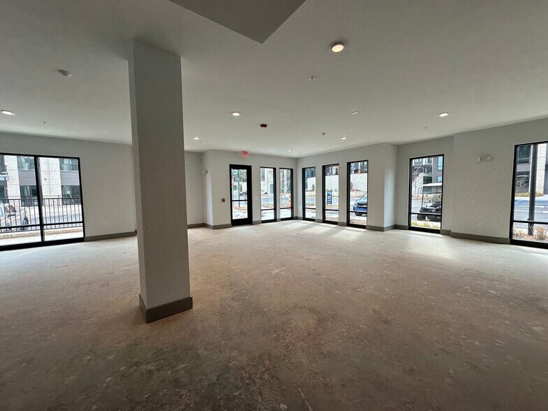 2702 Pelham Rd, Greenville, SC à louer - Photo de l’immeuble – Image 1 sur 11