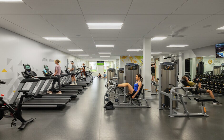 200 Commerce Dr, Irvine, CA à louer - Photo de l’immeuble – Image 3 sur 35
