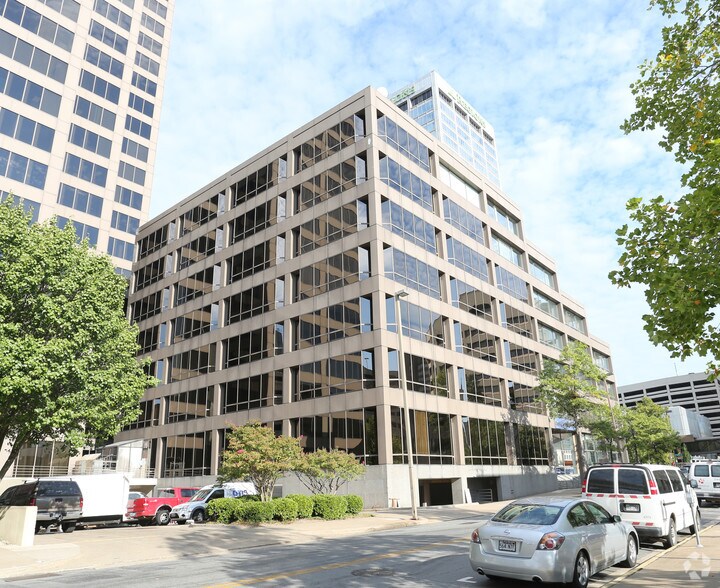 401 W Capitol Ave, Little Rock, AR à louer - Photo de l’immeuble – Image 3 sur 29