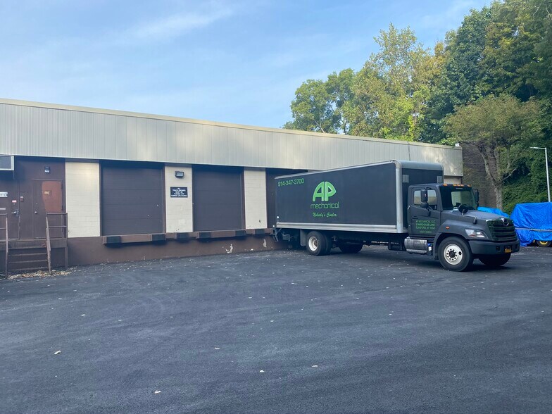 200 Saw Mill River Rd, Hawthorne, NY à louer - Photo de l’immeuble – Image 3 sur 5