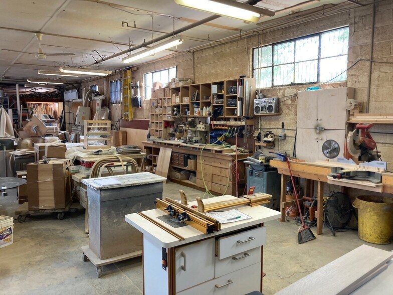 1476 Prospect St, Ewing, NJ à vendre - Photo intérieure – Image 2 sur 4