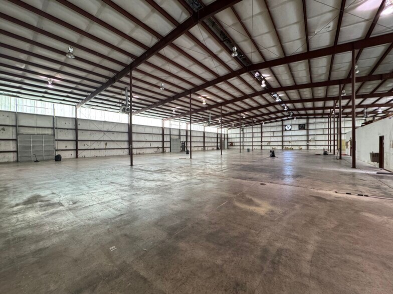 160 Industrial Dr, Jackson, MS à louer - Photo de l’immeuble – Image 3 sur 8