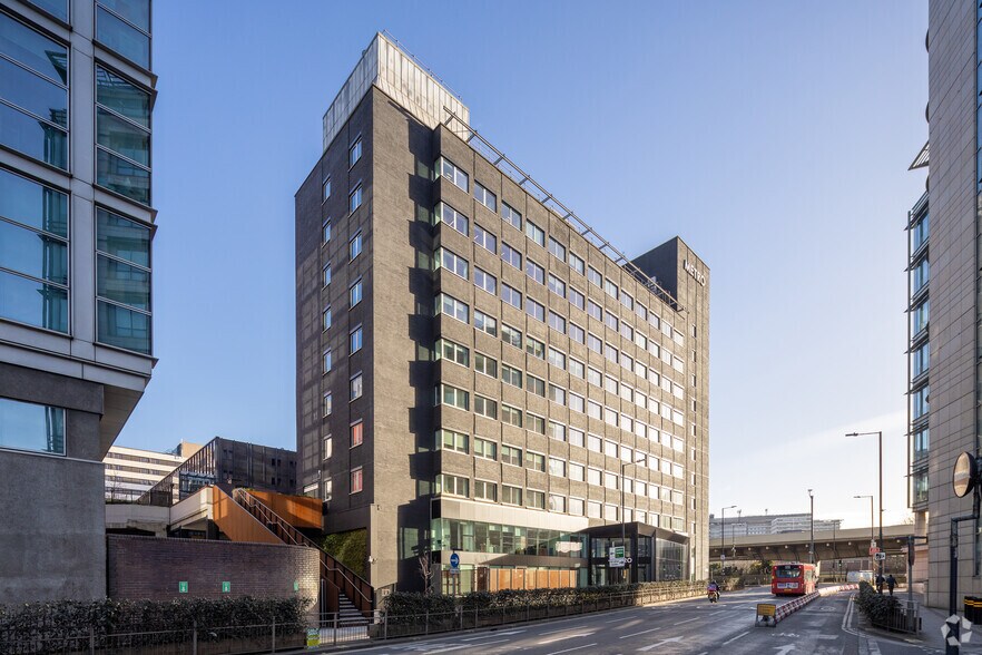 1 Butterwick, Londres à vendre - Photo de l’immeuble – Image 3 sur 48