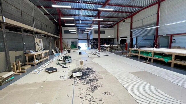 Plus de détails pour Industriel/Logistique à louer