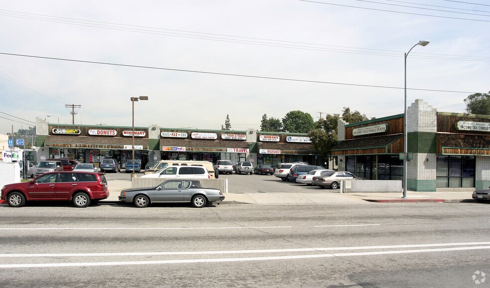11100 Sepulveda Blvd, Mission Hills, CA à louer - Photo de l’immeuble – Image 2 sur 10