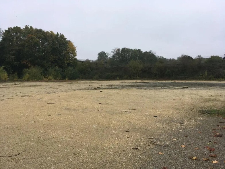 Local d'activités dans Angerville à vendre - Photo de l’immeuble – Image 2 sur 4