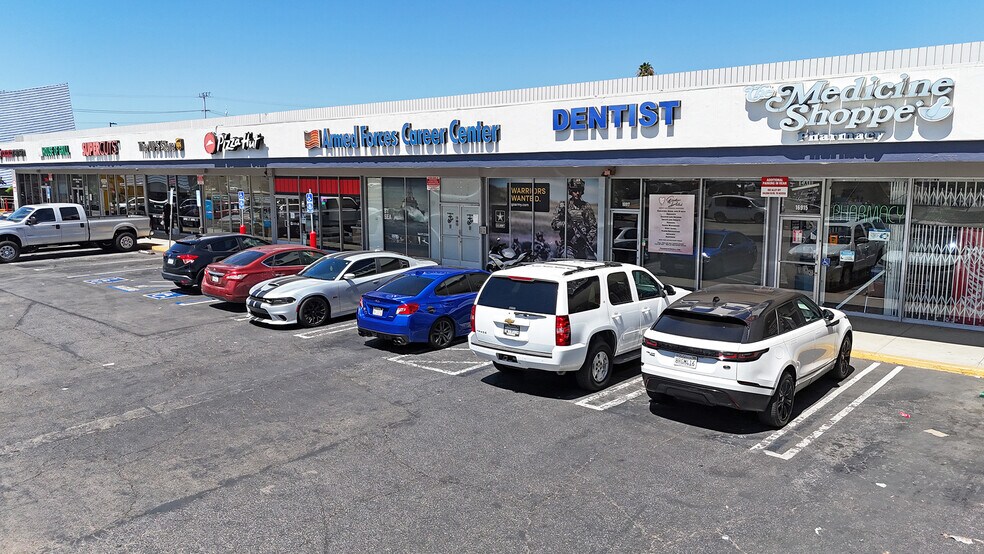 16909-16933 Devonshire St, Granada Hills, CA à louer - Photo de l’immeuble – Image 3 sur 9