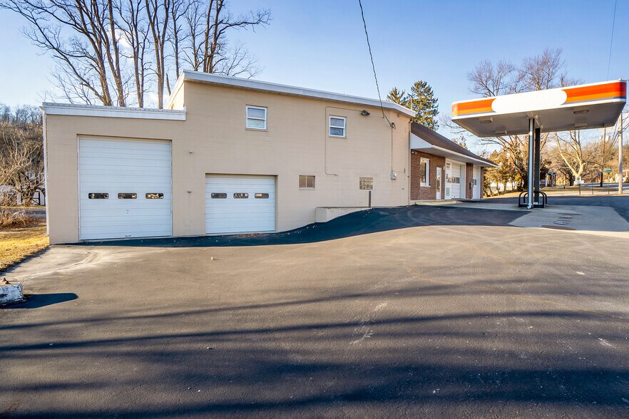 6712 Main St, Martins Creek, PA à vendre - Photo de l’immeuble – Image 2 sur 42