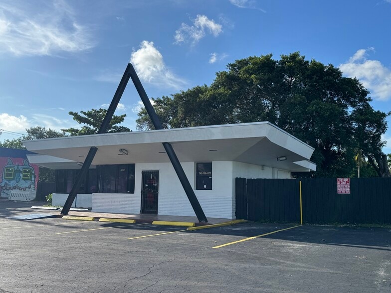 1605 Rocket Blvd, Miami, FL à vendre - Photo de l’immeuble – Image 3 sur 10