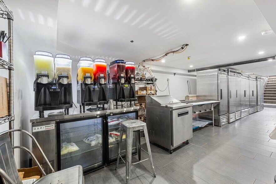 1041 Flushing Ave, Brooklyn, NY à vendre - Photo de l’immeuble – Image 3 sur 28