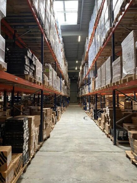 Industriel/Logistique dans Santeny à louer - Photo intérieure – Image 3 sur 5