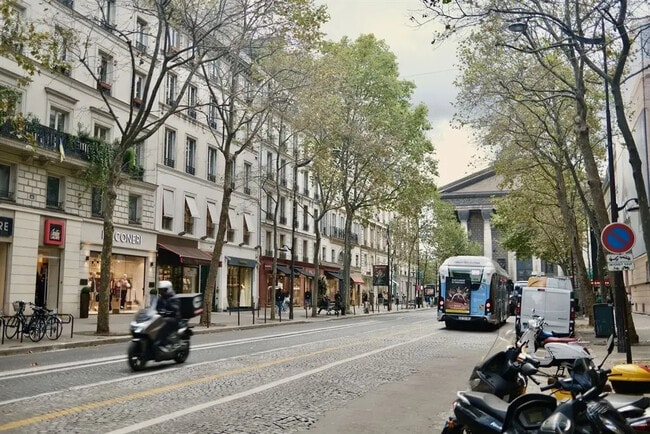 Plus de détails pour Local commercial à louer