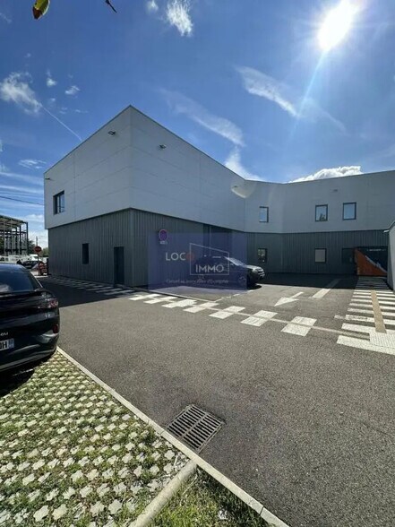 Industriel/Logistique dans Mérignac à louer - Photo de l’immeuble – Image 2 sur 8