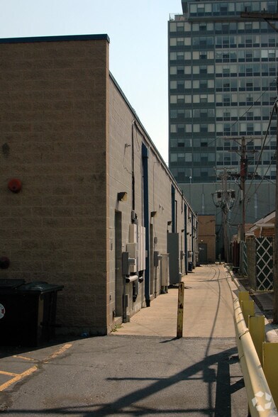 7230 W North Ave, Elmwood Park, IL à louer - Photo de l’immeuble – Image 2 sur 11