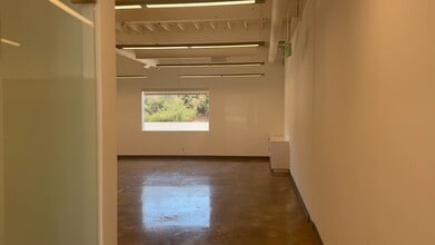 11331 Ventura Blvd, Studio City, CA à louer - Vidéo sur l’annonce professionnelle 