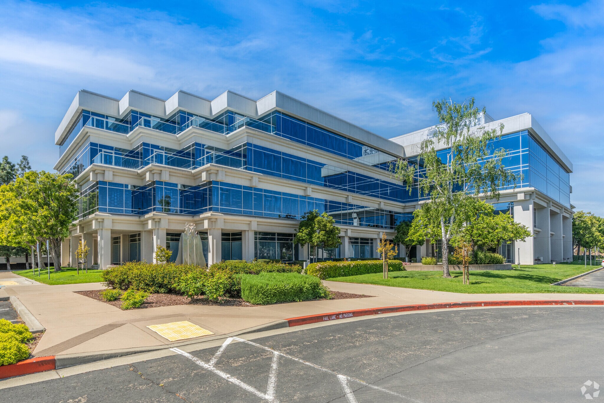 5050 Hopyard Rd, Pleasanton, CA à vendre Photo de l’immeuble– Image 1 sur 29