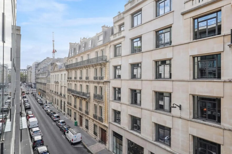 5 Rue De La Baume, Paris à louer - Photo de l’immeuble – Image 2 sur 15