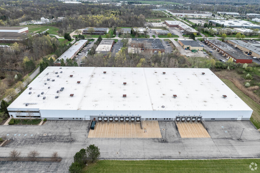 30725 Solon Industrial Pky, Solon, OH à louer - Photo de l’immeuble – Image 3 sur 4