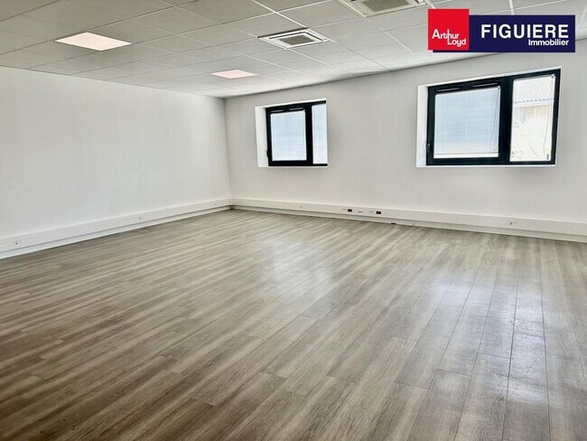 Plus de détails pour Bureau à vendre