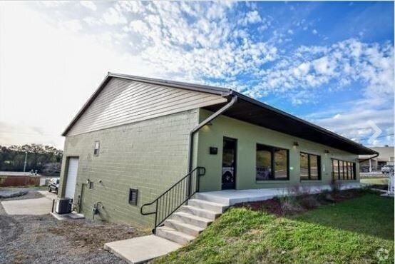 614 N Spring St, Clarksville, TN à louer - Photo principale – Image 1 sur 13