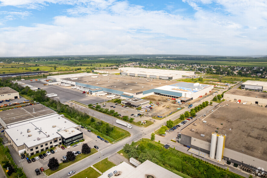 401 Rue Marie-Curie, Vaudreuil-dorion, QC à louer - Aérien – Image 2 sur 16