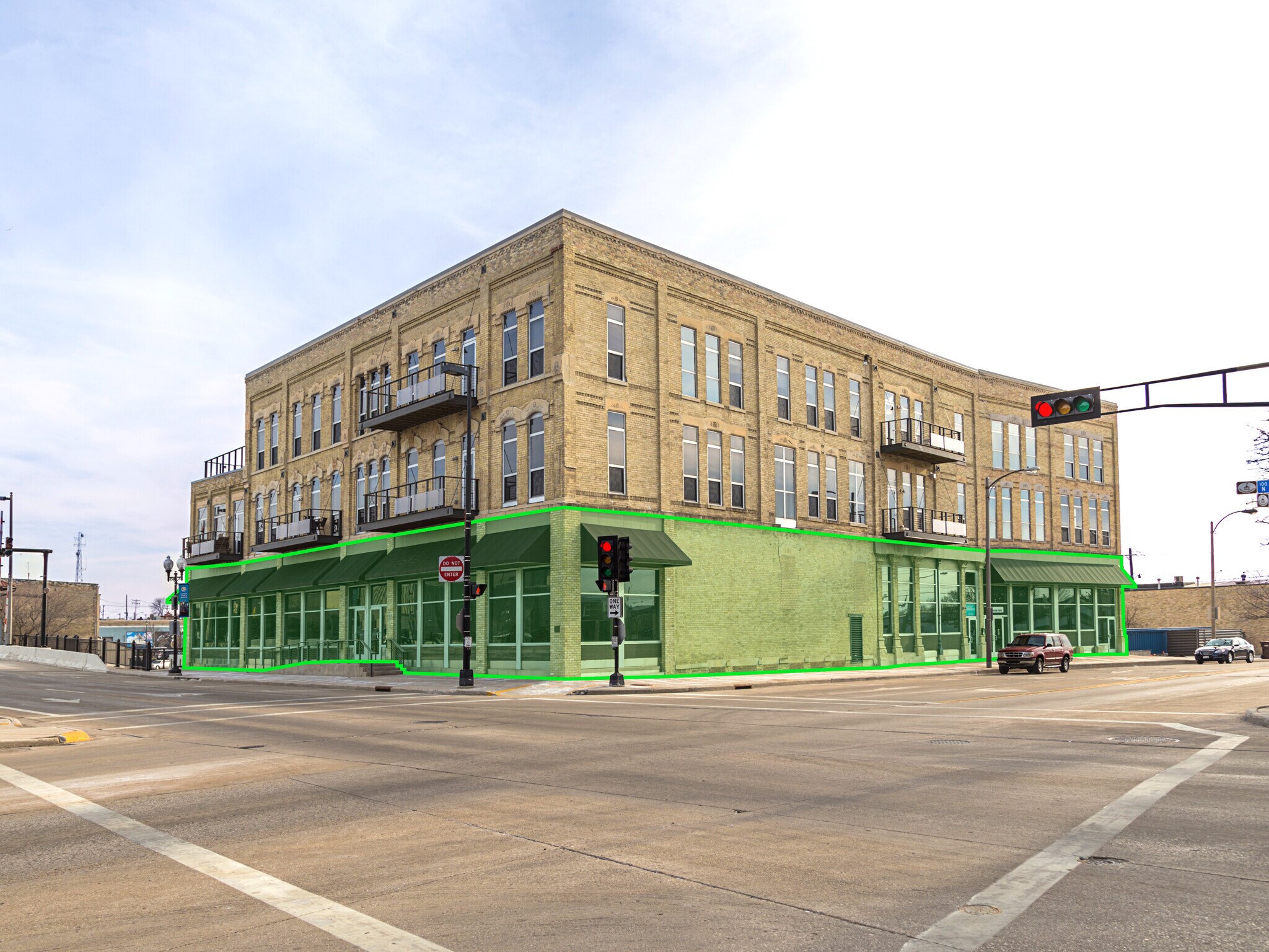 2 N 8th St, Manitowoc, WI à louer Photo de l’immeuble– Image 1 sur 9