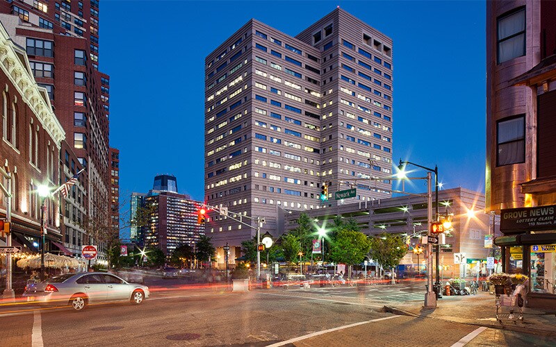 95 Christopher Columbus Dr, Jersey City, NJ à louer - Photo de l’immeuble – Image 2 sur 3