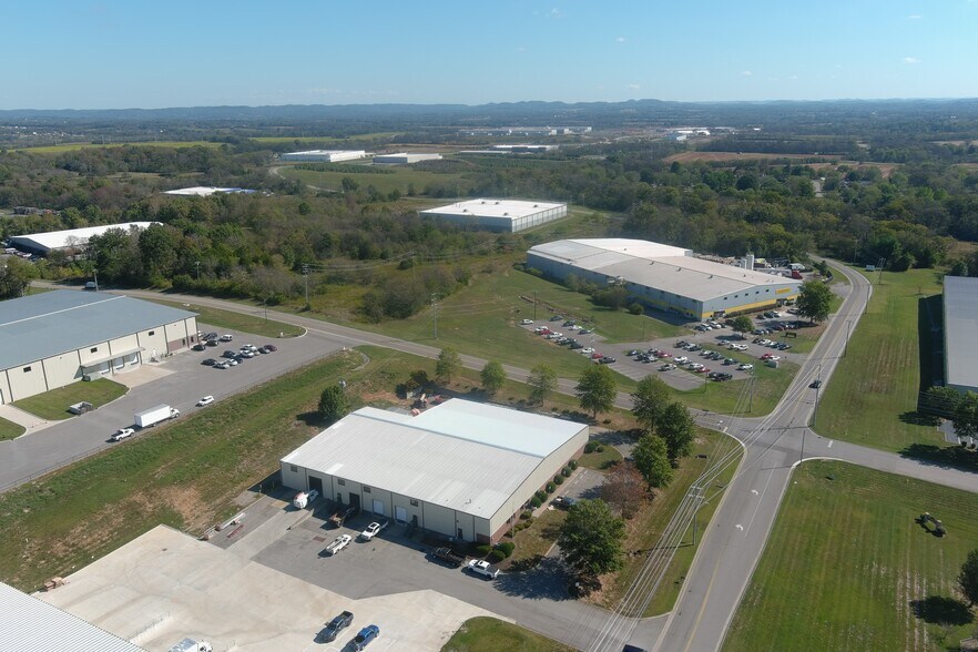 1365 Gateway Dr, Gallatin, TN à louer - Photo de l’immeuble – Image 2 sur 4