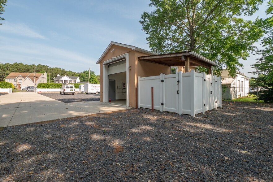 33 Bordentown Tpke, Jamesburg, NJ à vendre - Photo de l’immeuble – Image 2 sur 17