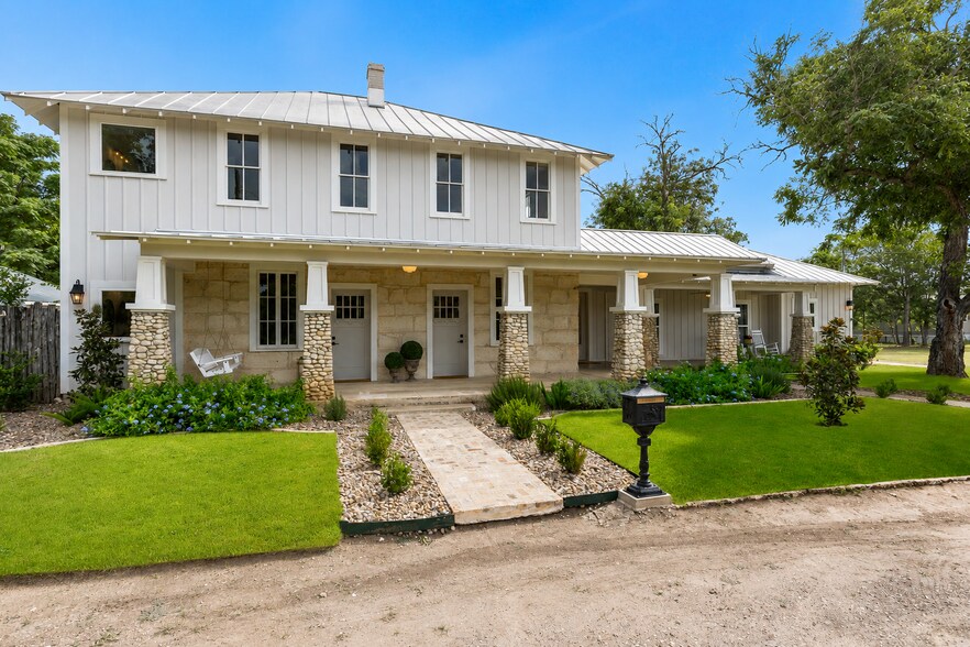 824 High St, Comfort, TX à vendre - Photo de l’immeuble – Image 3 sur 55