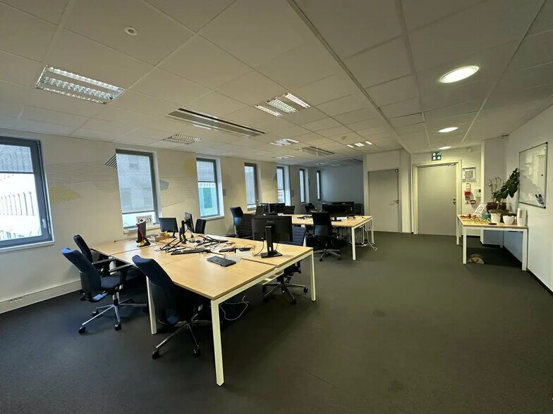 Bureau dans Strasbourg à louer - Photo de l’immeuble – Image 2 sur 6