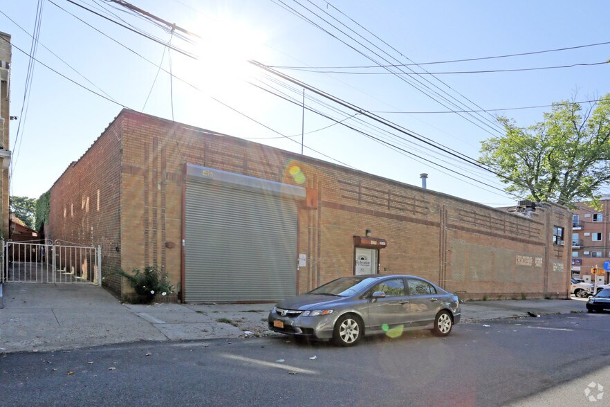 105-01 101st Ave, Ozone Park, NY à vendre - Photo de l’immeuble – Image 2 sur 6